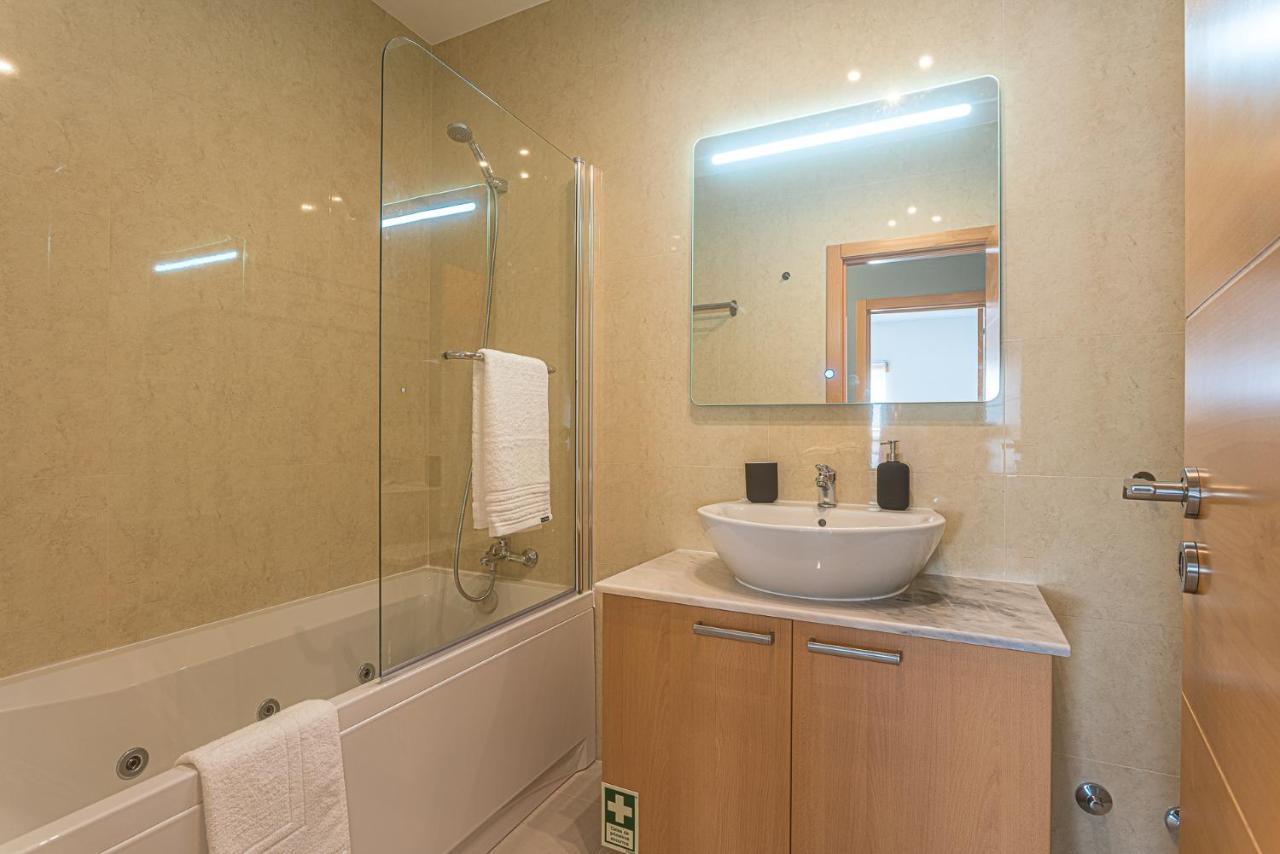 Apartamento T3 Mar Azul Apartment Nazare Bagian luar foto